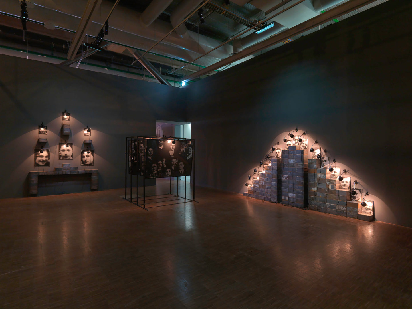 Faire Son Temps Christian Boltanski Centre Pompidou Paris Eva